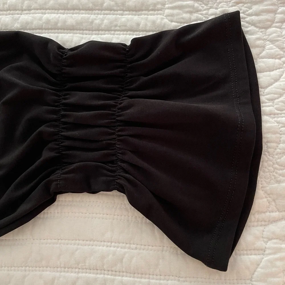 New Chico’s top with details on back and sleeves. - Picture 6 of 6